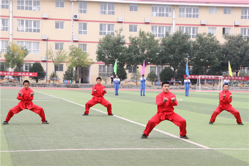 高中运动会节目表演什么好_高中校运动会串烧_校运会串烧舞蹈