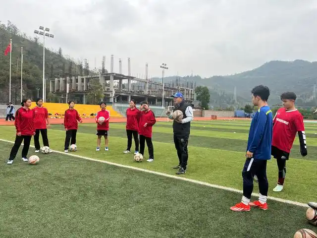 市赛冠军能不能授足球二级运动员_足球比赛荣获冠军_足球赛获得冠军
