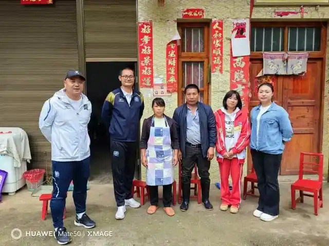 足球比赛荣获冠军_市赛冠军能不能授足球二级运动员_足球赛获得冠军