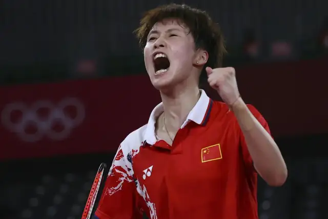 举重冠军石智勇国外粉丝_举重石智勇破纪录_举重冠军石智勇国粹