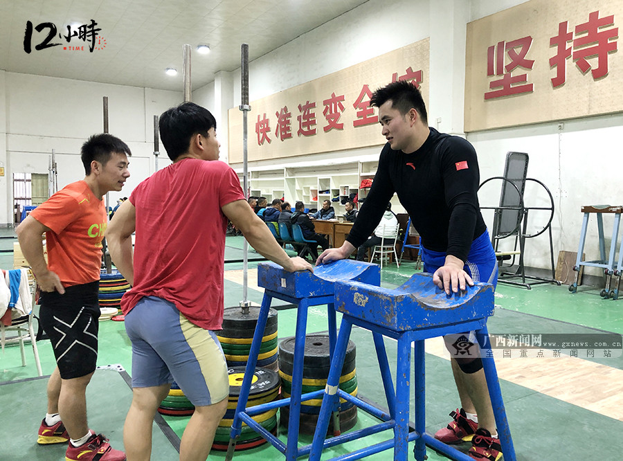 世界举重冠军体型多少_体型举重冠军世界排名榜_举重重量级世界冠军