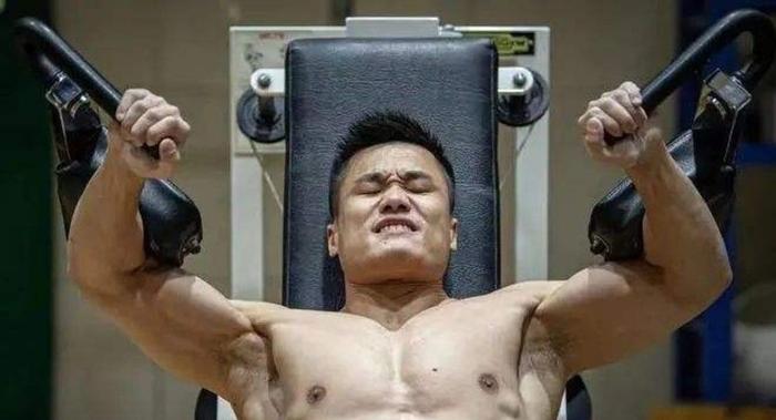举重男子81公斤级吕小军_举重冠军吕小军个人资料_举重冠军吕小军双杠
