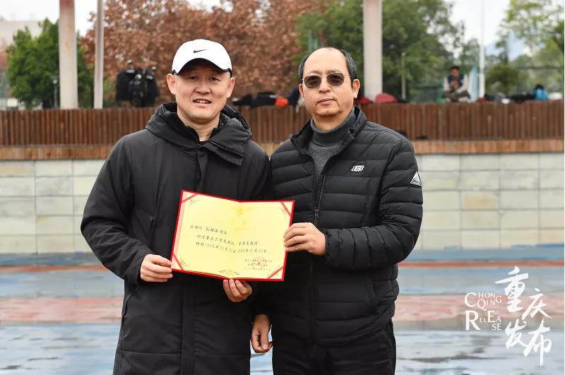 教练荣誉称号_教练荣誉足球算冠军拿奖吗_足球教练拿的冠军算荣誉吗
