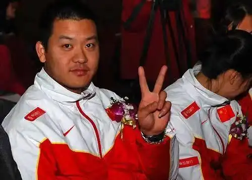中国击剑冠军男子_冠军击剑男中国是谁_男击剑冠军中国是谁啊