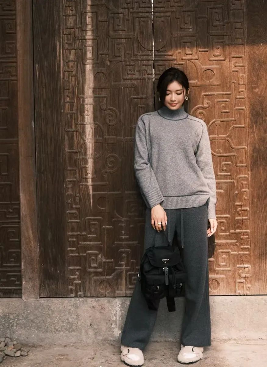 帅气健身房运动套装_帅气的健身动作_帅气健身房女生照片